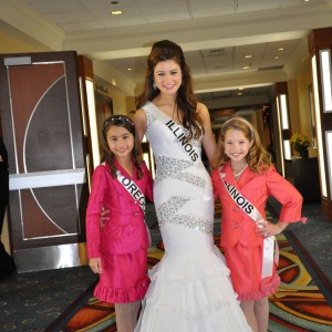 Miss Illinois Jr. Teen and Preteen with Miss Oregon Preteen