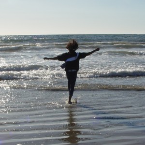 When you're THIS close to the ocean, your toes MUST get wet!  Pre-teen Hailey Kilgore enjoying a few minutes!