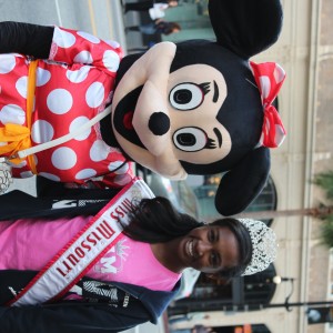 Madison Shead hanging with Minnie :)
