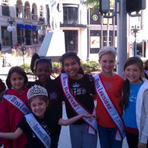 The ladies of bus #7 posing for a photo opportunity at our Rodeo Dr. stop