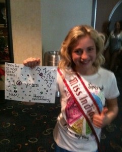 Miss Indianarockin her home-made sign for 10th anniversary!