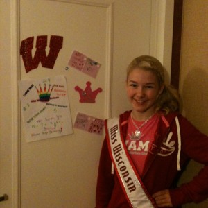 Miss WI, Brittany Georgia, hangs her support from her little brothers and sister queens! :)