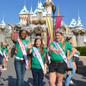 Preteens fromOregon: Preteen Queen Hailey Kilgore, Miss Portland Sophia Takla and Cover Girl Tia Burdick enjoying their day at Disneyland!