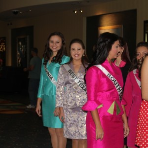 Miss Va Jr. Teen - Sydni Alexander - and fellow sister queens waiting in line for personal introduction