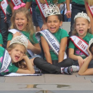 Princess Cori (center) with her two National Queens